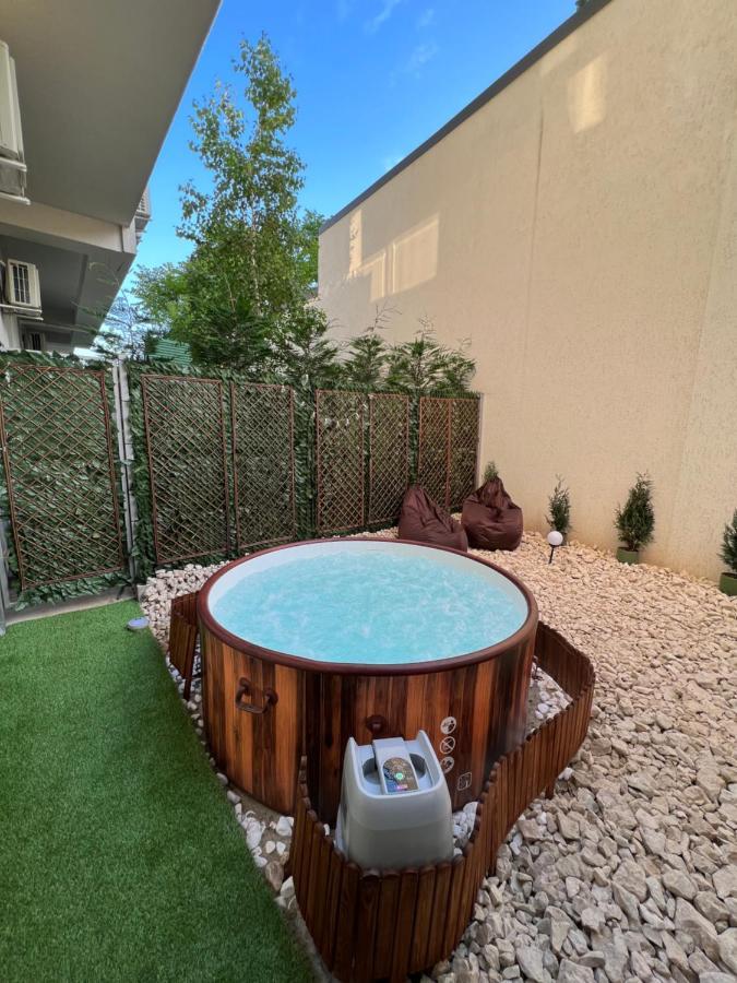 Apartament Downtown Hidden Garden With Jacuzzi In Bukareszt Zewnętrze zdjęcie