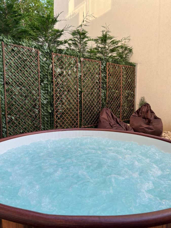 Apartament Downtown Hidden Garden With Jacuzzi In Bukareszt Zewnętrze zdjęcie