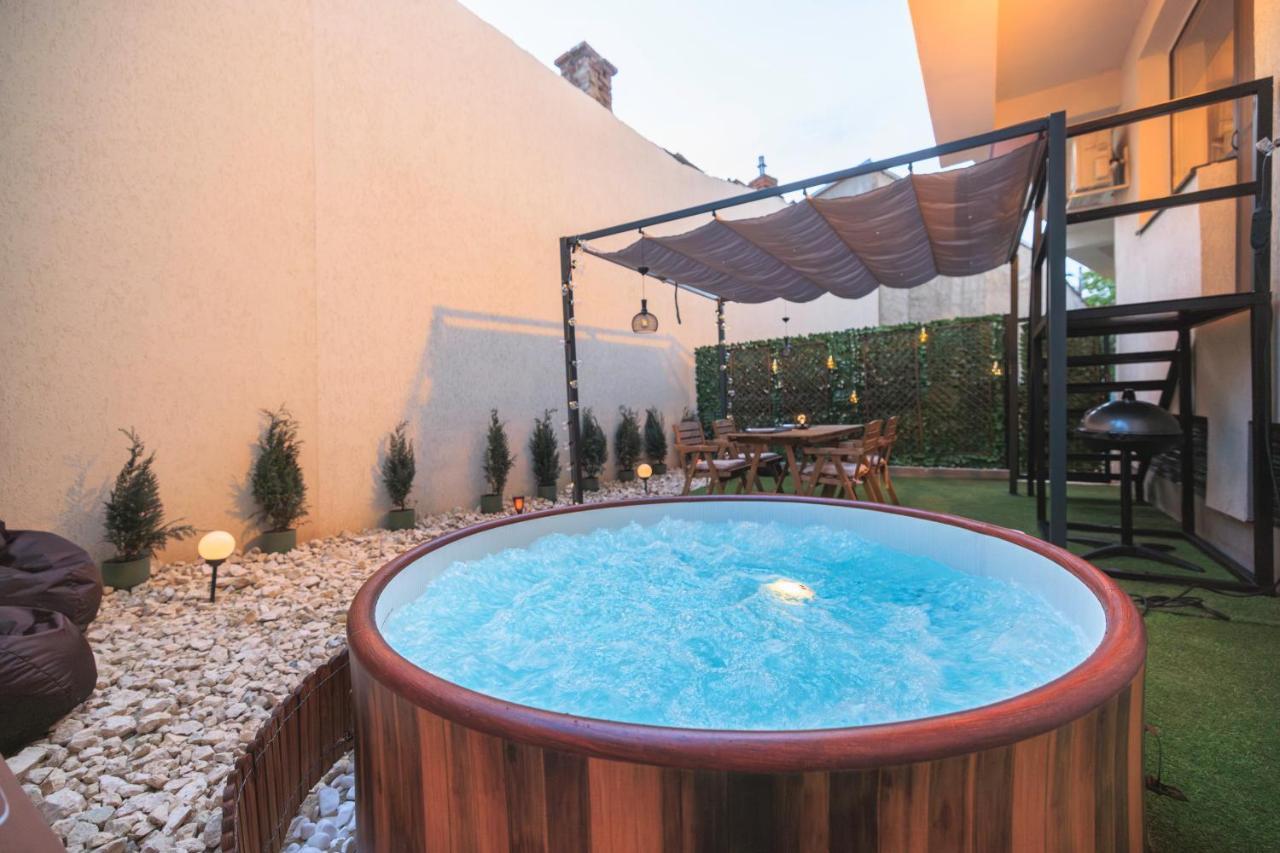Apartament Downtown Hidden Garden With Jacuzzi In Bukareszt Zewnętrze zdjęcie