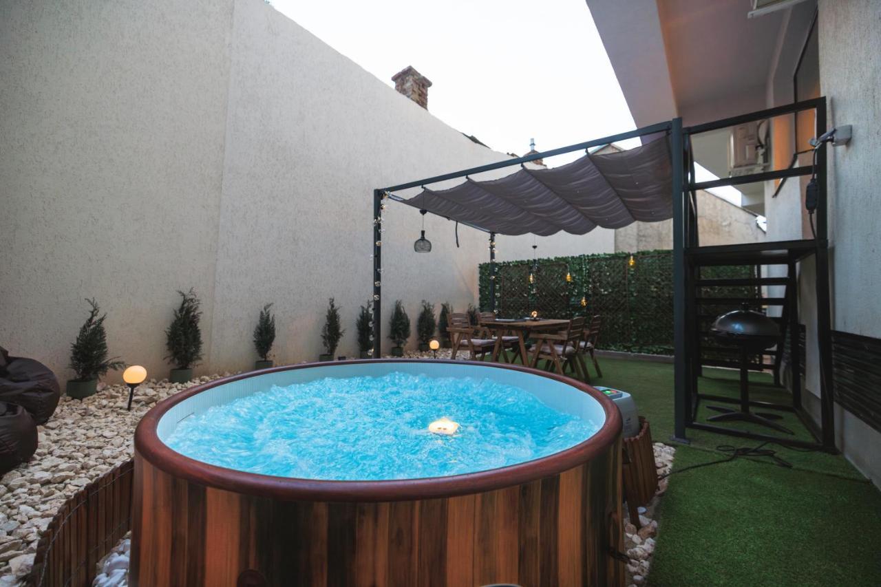 Apartament Downtown Hidden Garden With Jacuzzi In Bukareszt Zewnętrze zdjęcie