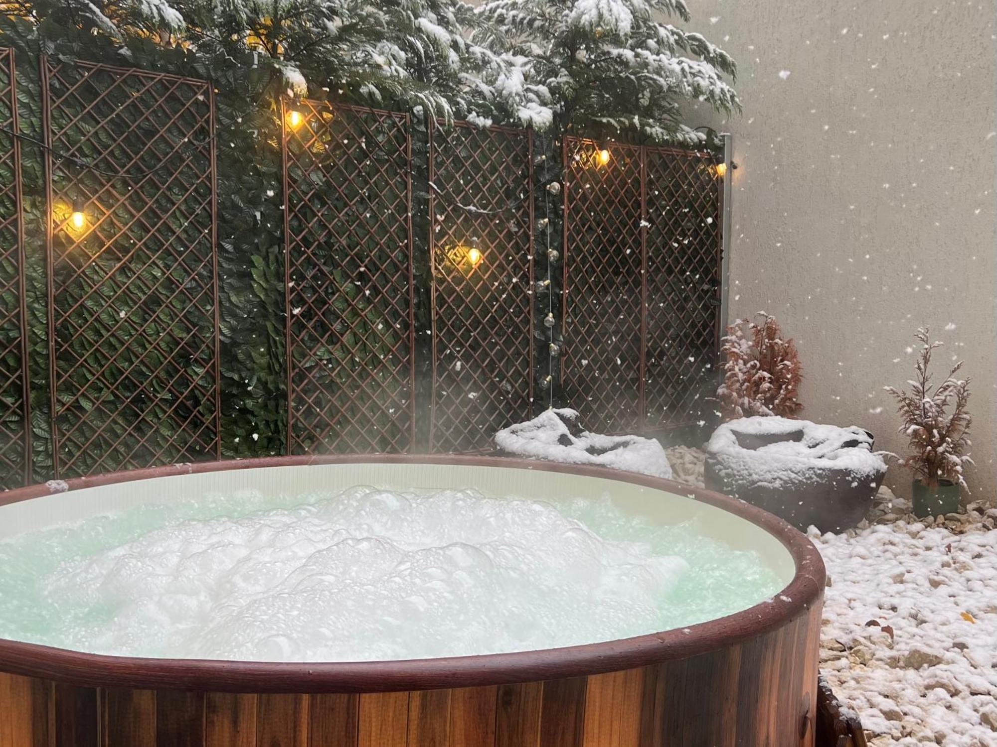 Apartament Downtown Hidden Garden With Jacuzzi In Bukareszt Zewnętrze zdjęcie